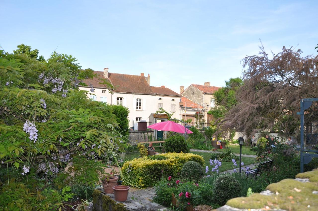 La Maison Du Prince De Conde Charroux-dʼAllier Eksteriør billede