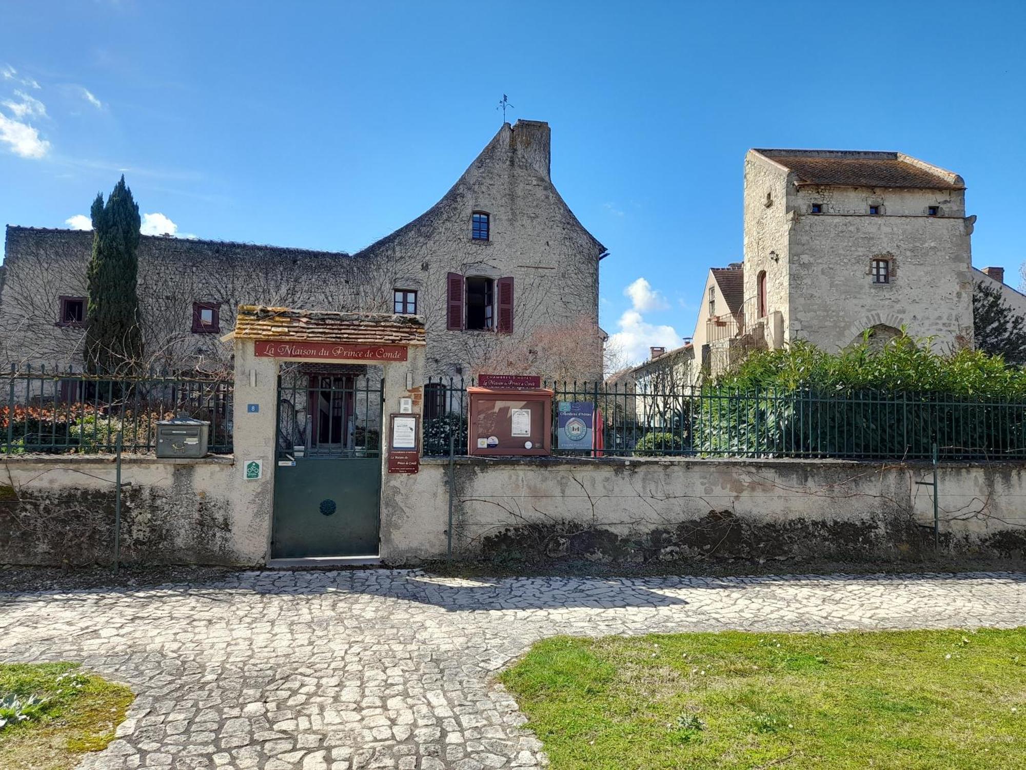 La Maison Du Prince De Conde Charroux-dʼAllier Eksteriør billede